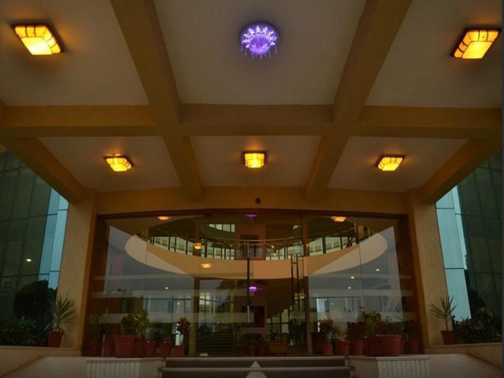 Seven Sky Clarks Exotica Bhuj Exterior foto