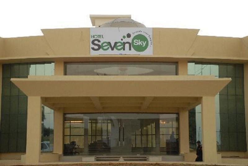 Seven Sky Clarks Exotica Bhuj Exterior foto