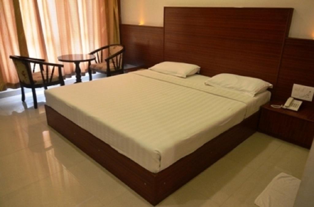 Seven Sky Clarks Exotica Bhuj Quarto foto