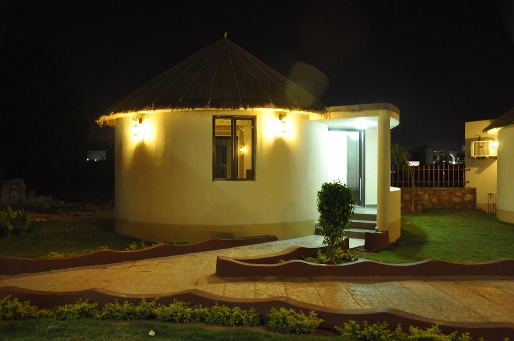 Seven Sky Clarks Exotica Bhuj Exterior foto
