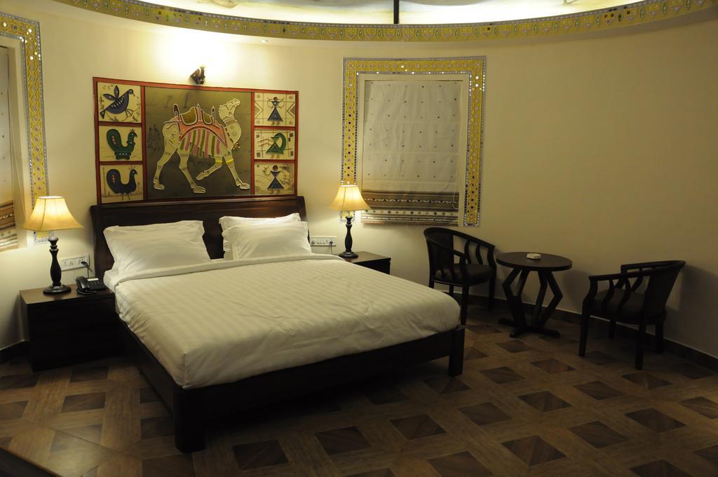 Seven Sky Clarks Exotica Bhuj Quarto foto