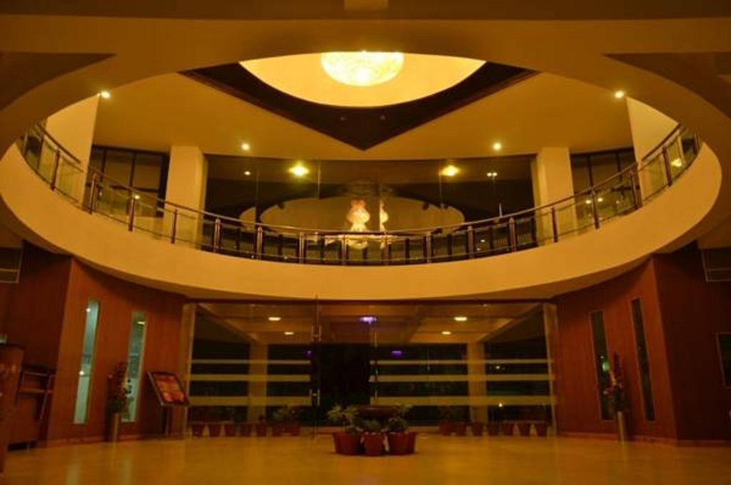 Seven Sky Clarks Exotica Bhuj Quarto foto