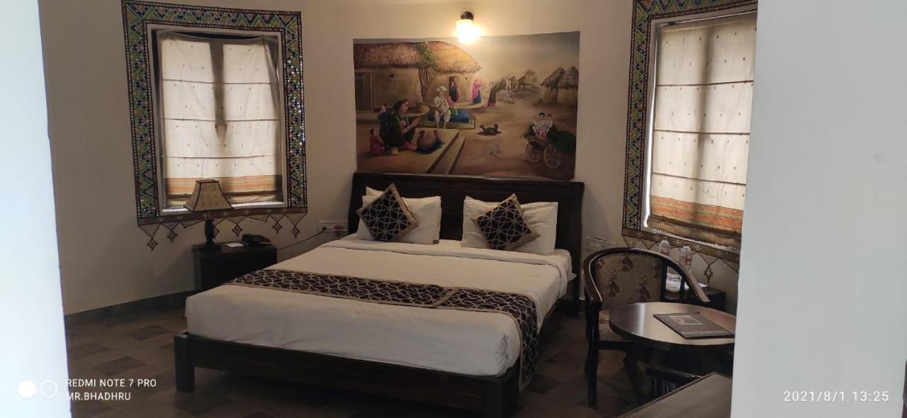 Seven Sky Clarks Exotica Bhuj Exterior foto