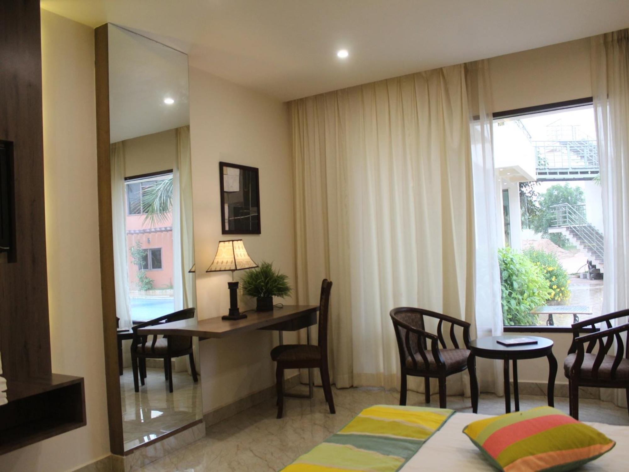 Seven Sky Clarks Exotica Bhuj Exterior foto