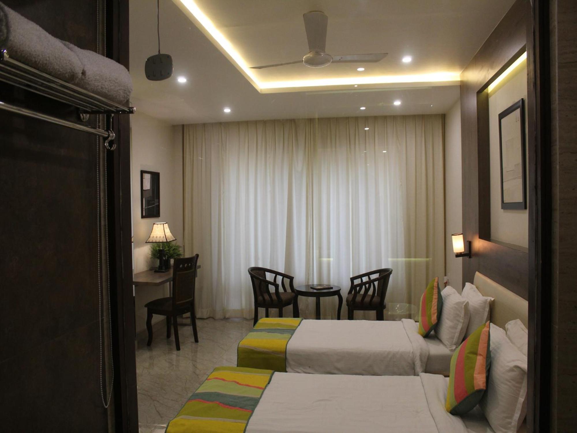 Seven Sky Clarks Exotica Bhuj Exterior foto