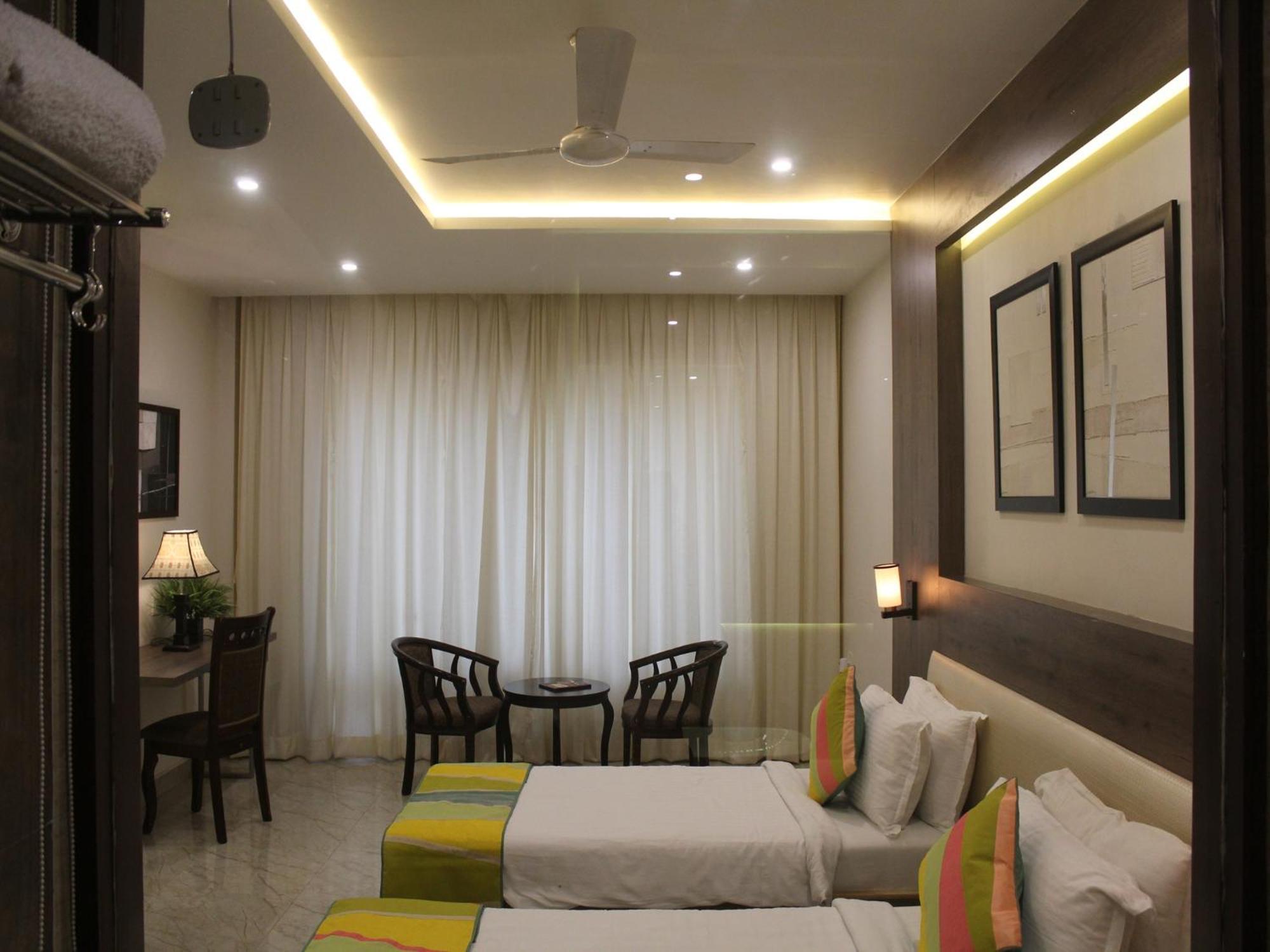 Seven Sky Clarks Exotica Bhuj Exterior foto