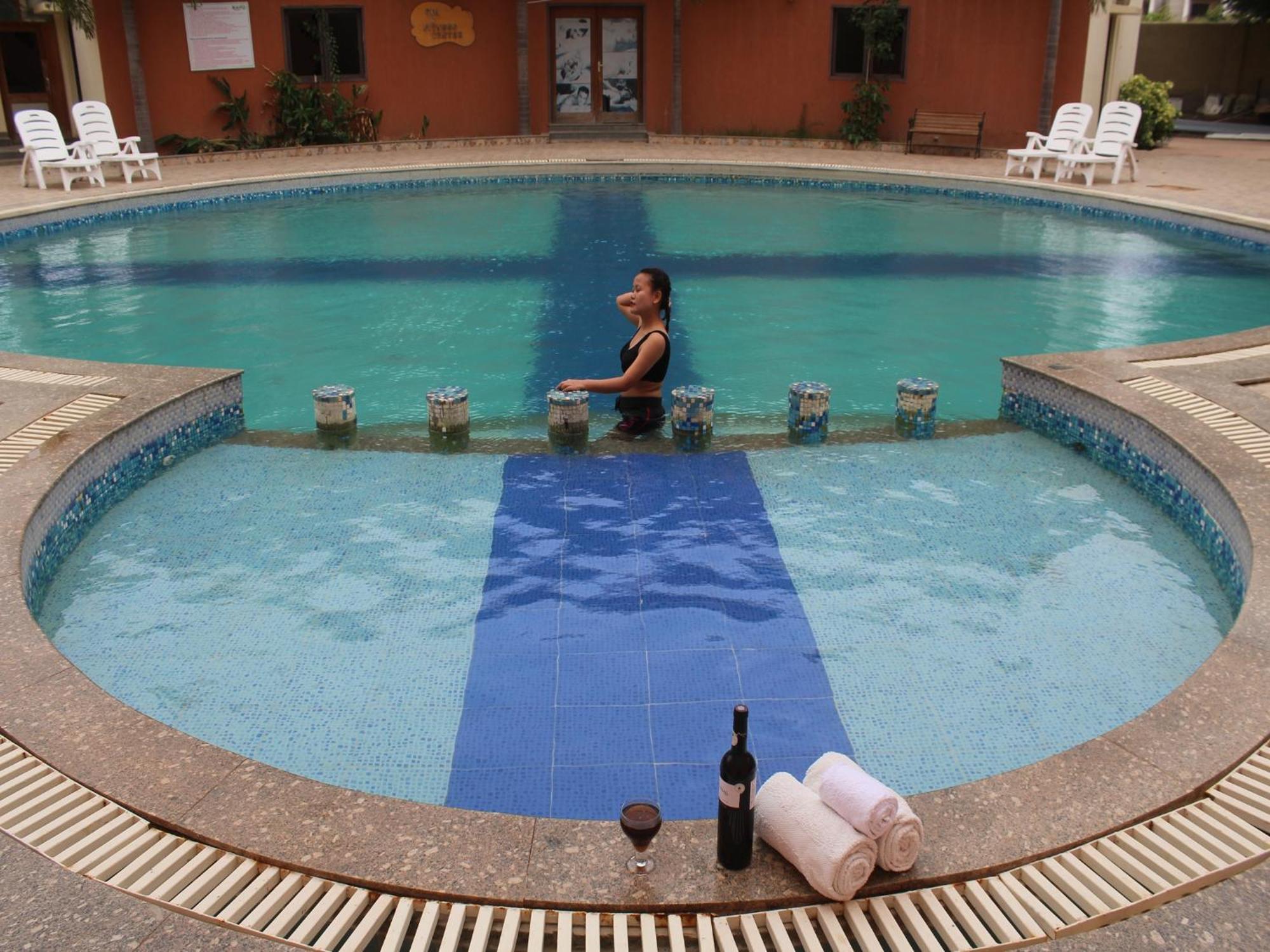Seven Sky Clarks Exotica Bhuj Exterior foto