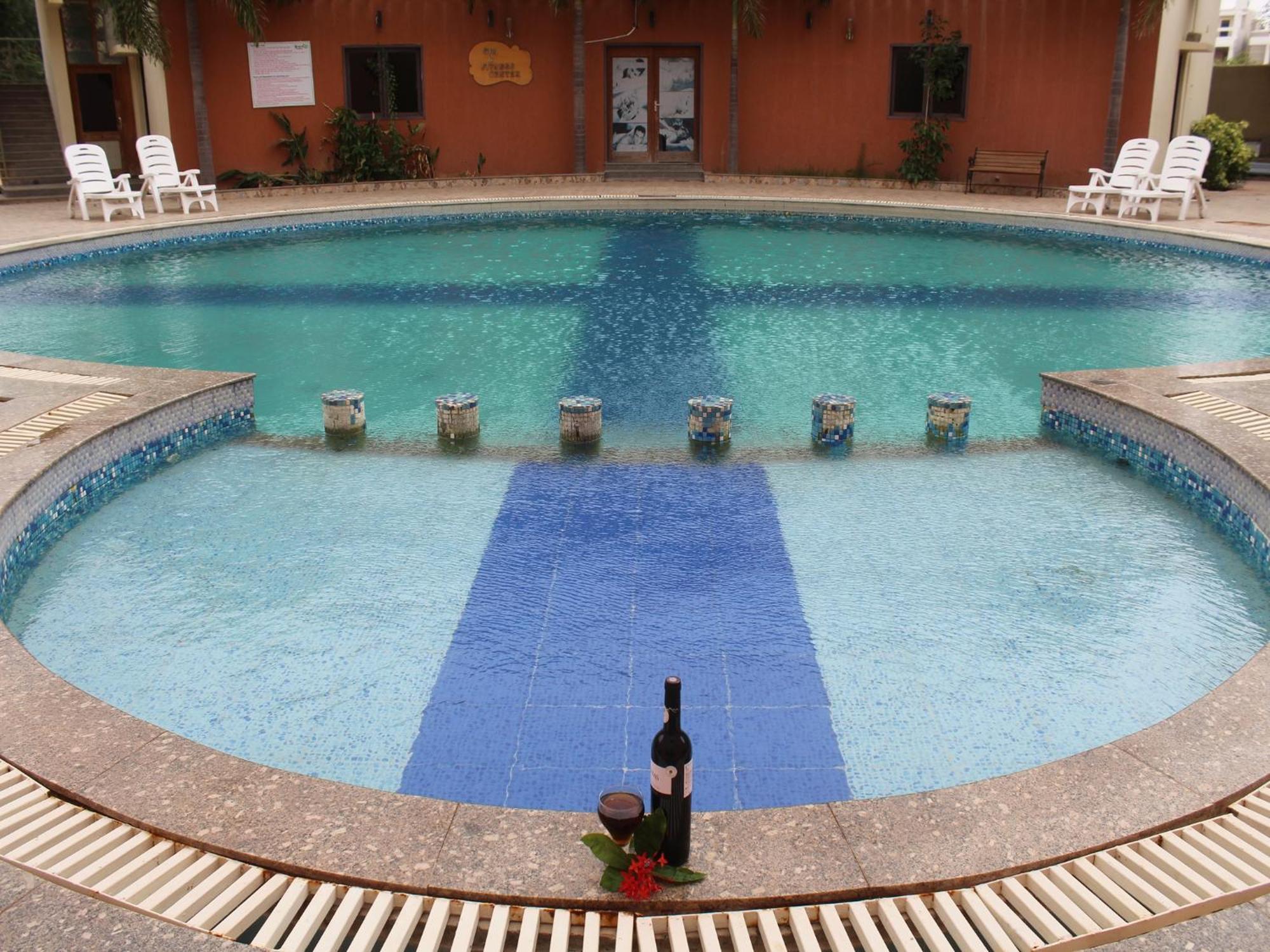 Seven Sky Clarks Exotica Bhuj Exterior foto