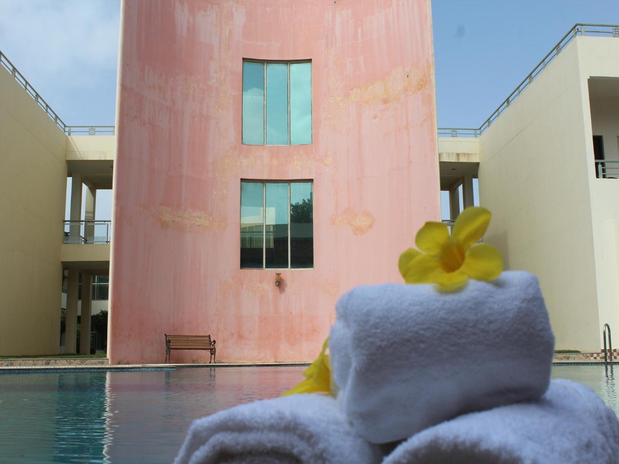 Seven Sky Clarks Exotica Bhuj Exterior foto