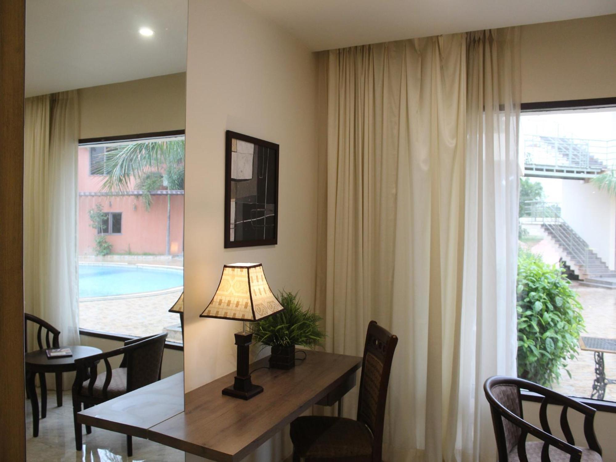 Seven Sky Clarks Exotica Bhuj Exterior foto