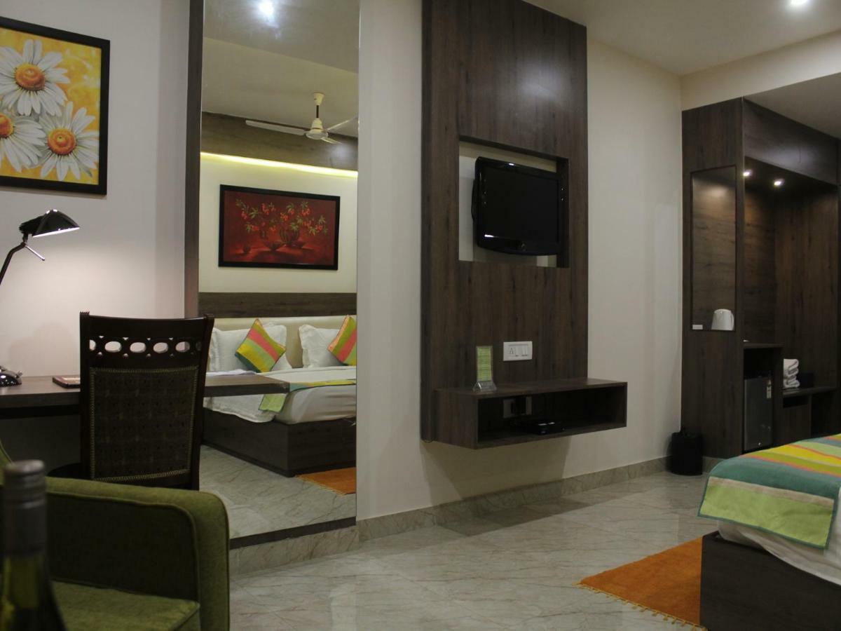 Seven Sky Clarks Exotica Bhuj Exterior foto
