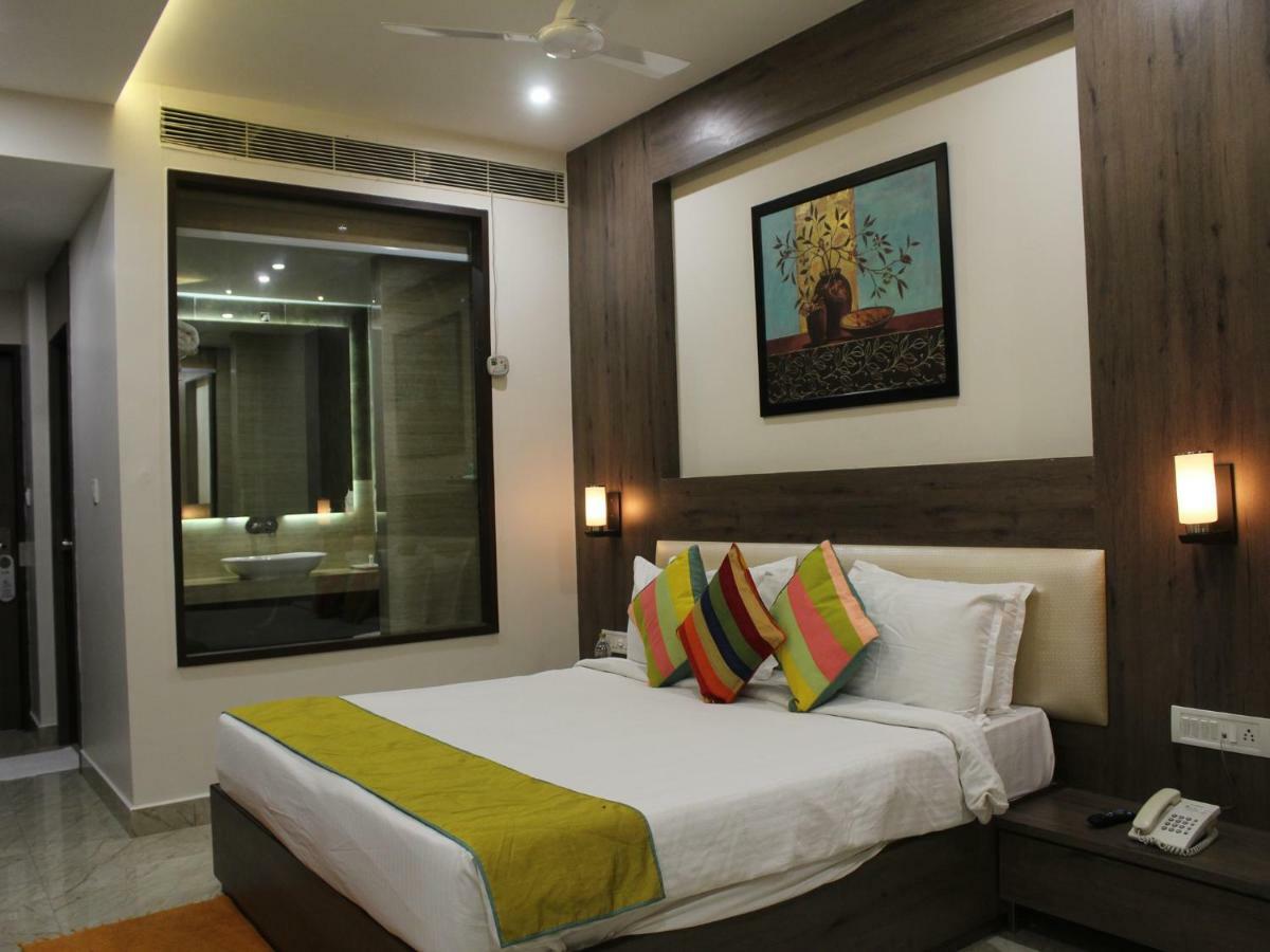 Seven Sky Clarks Exotica Bhuj Exterior foto