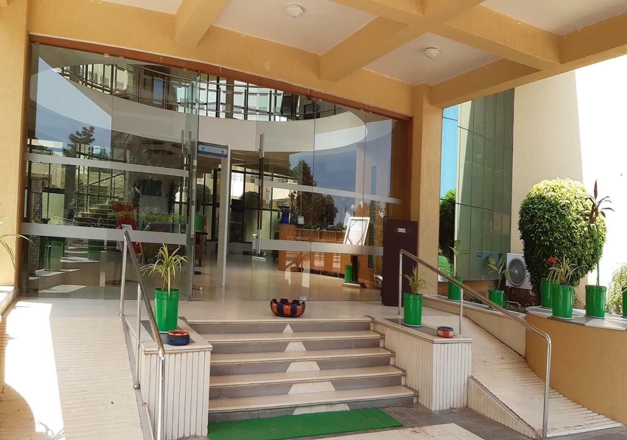 Seven Sky Clarks Exotica Bhuj Exterior foto